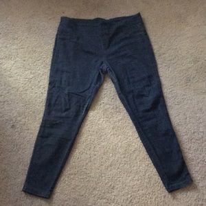 Vera Wang pull on jeans